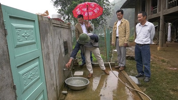 Bàn giao đưa vào sử dụng công trình cấp nước sinh hoạt tại xã Yên Khương .